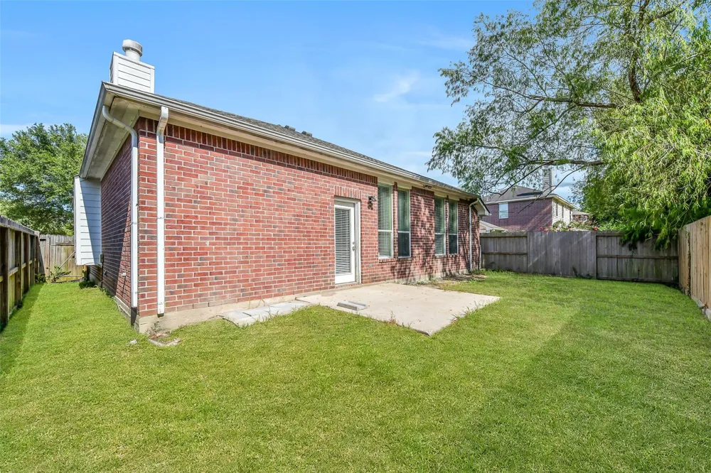 994 Jefferson Street Alvin, TX 77511