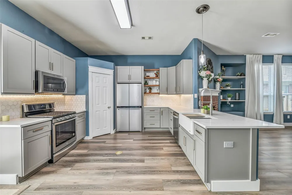 994 Jefferson Street Alvin, TX 77511