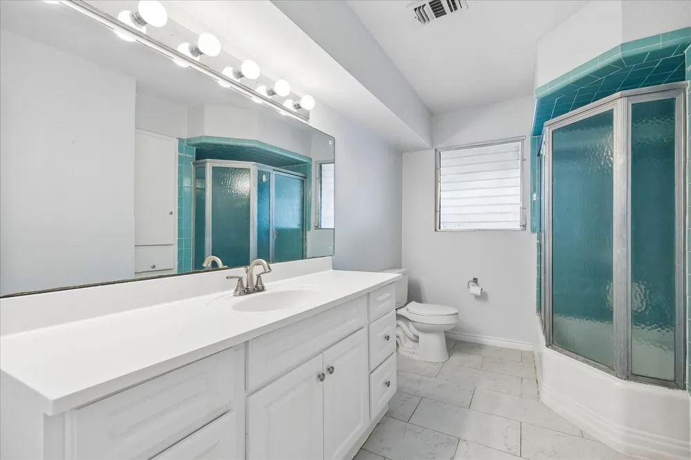 4702 Holly Street Bellaire, TX 77401