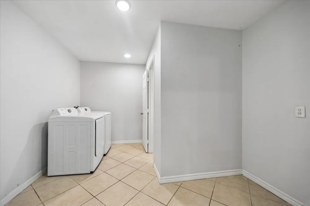 4702 Holly Street Bellaire, TX 77401