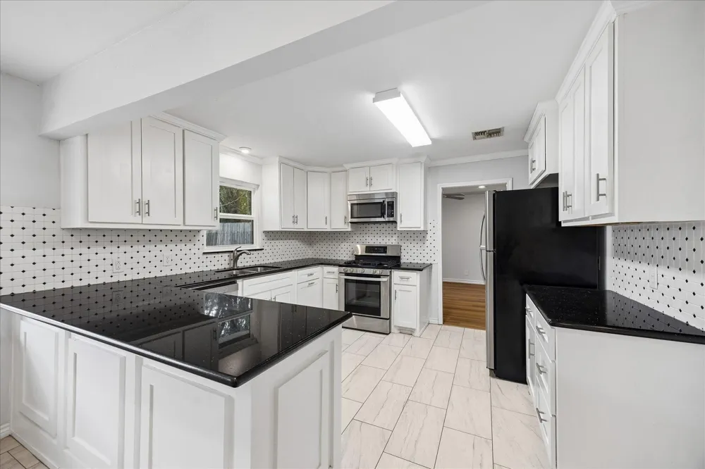 4702 Holly Street Bellaire, TX 77401