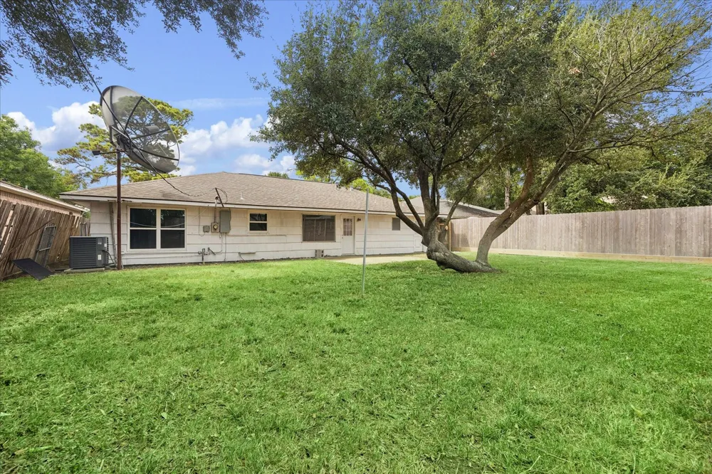 4702 Holly Street Bellaire, TX 77401