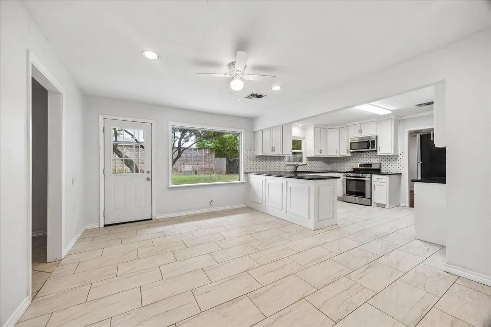 4702 Holly Street Bellaire, TX 77401