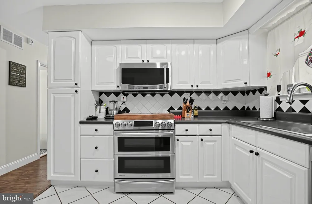 131 JACQUELINE AVENUE Delran, NJ 08075