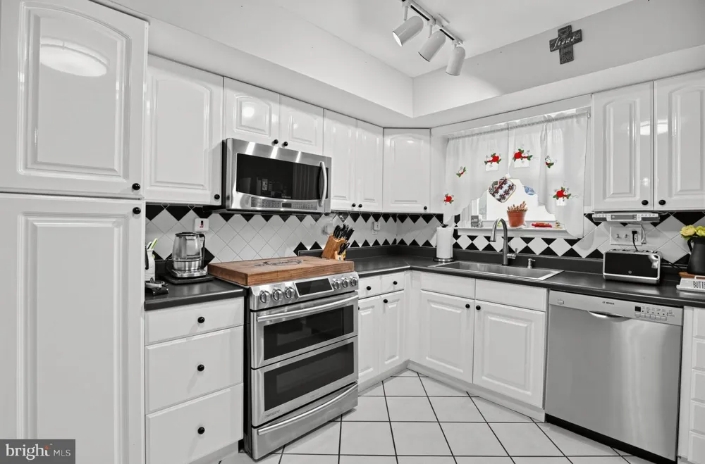 131 JACQUELINE AVENUE Delran, NJ 08075