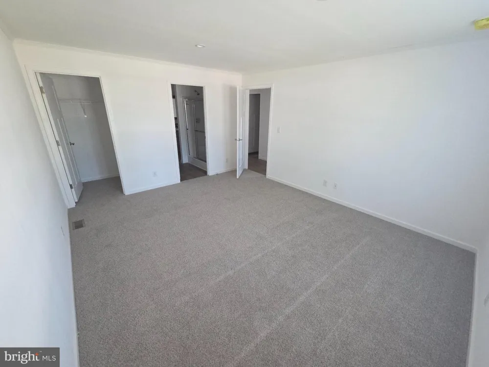 102 E CIRCLE DRIVE Doylestown, PA 18901