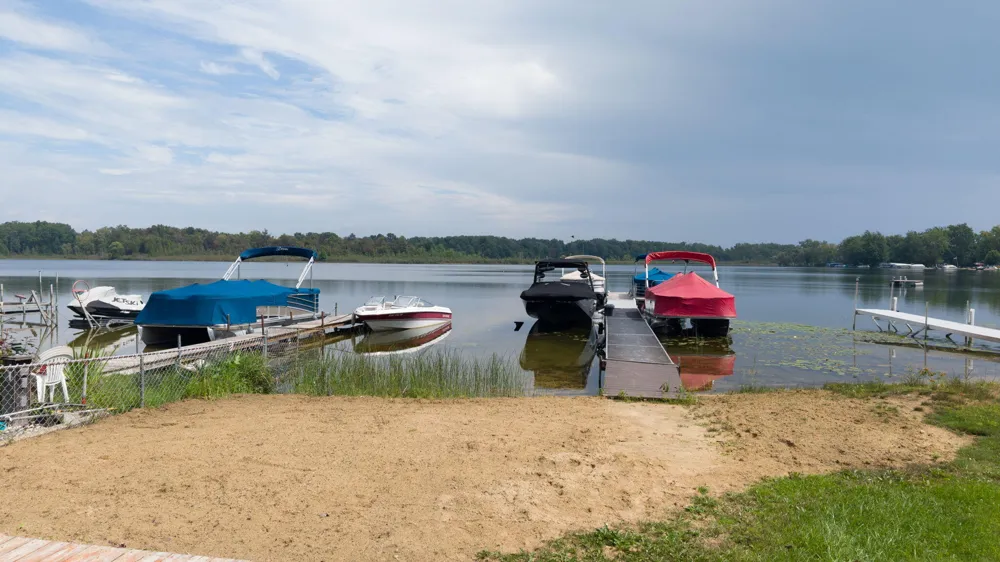 2523 Vanhorn Court Allegan, MI 49010