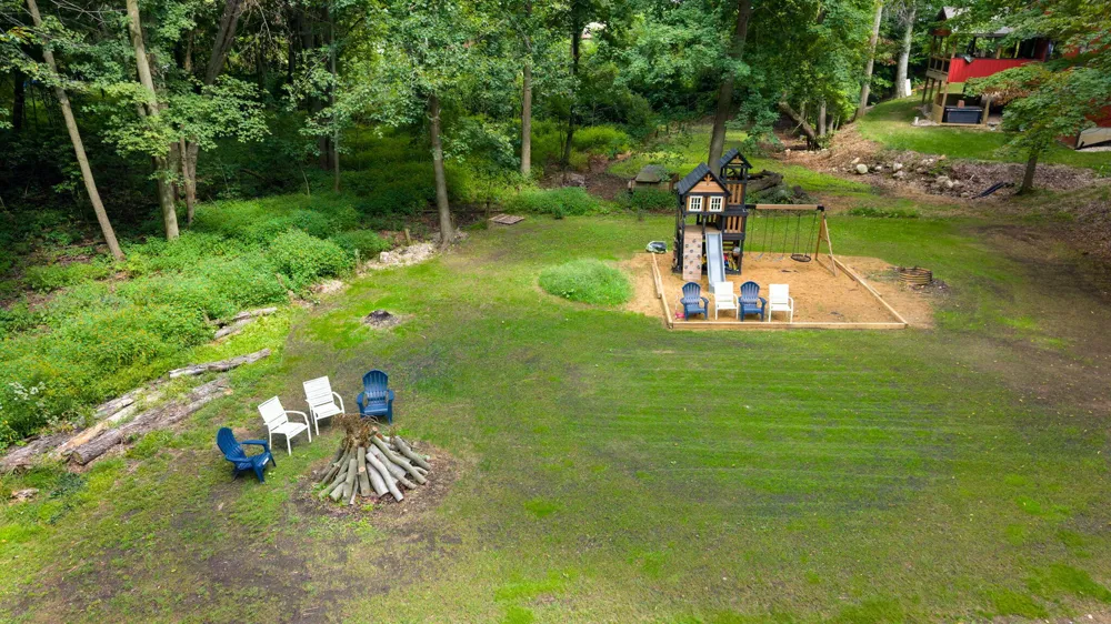 2523 Vanhorn Court Allegan, MI 49010