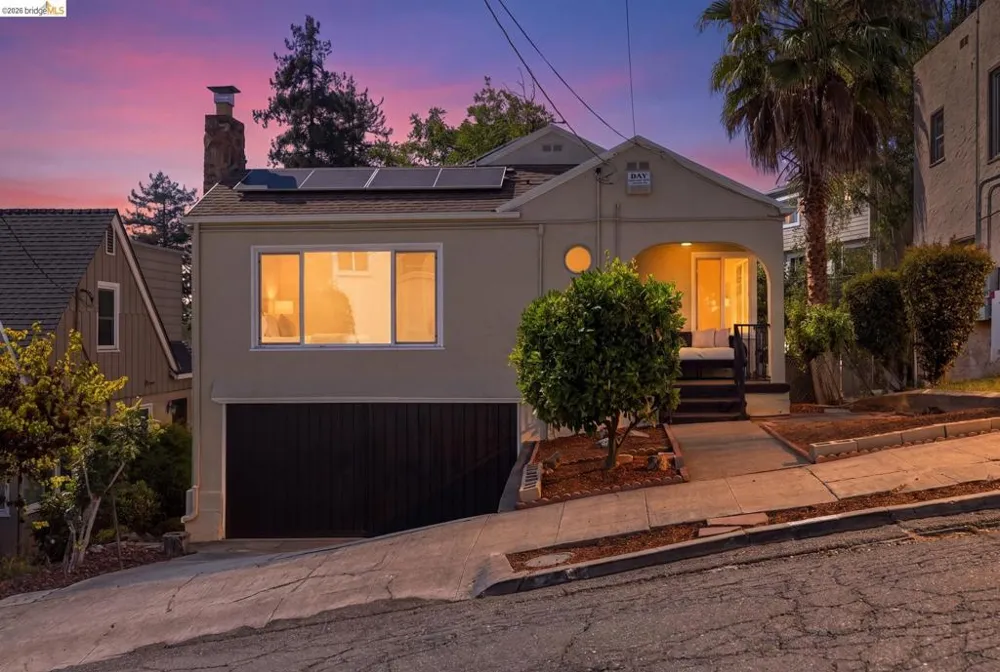 2925 El Monte Ave Oakland, CA 94605