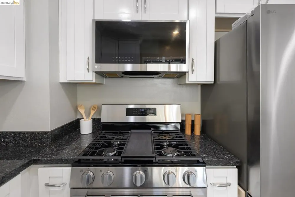 2925 El Monte Ave Oakland, CA 94605