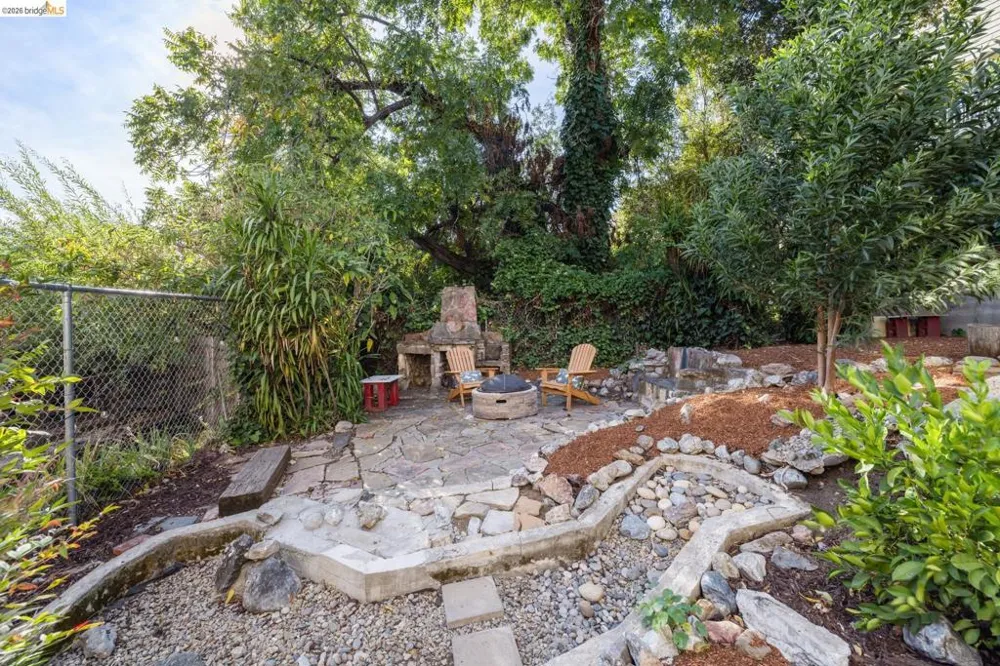 2925 El Monte Ave Oakland, CA 94605