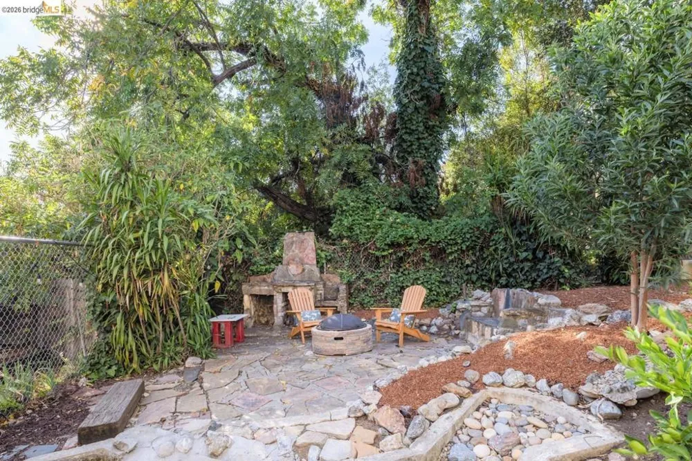 2925 El Monte Ave Oakland, CA 94605