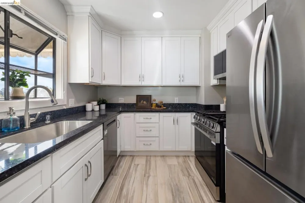 2925 El Monte Ave Oakland, CA 94605