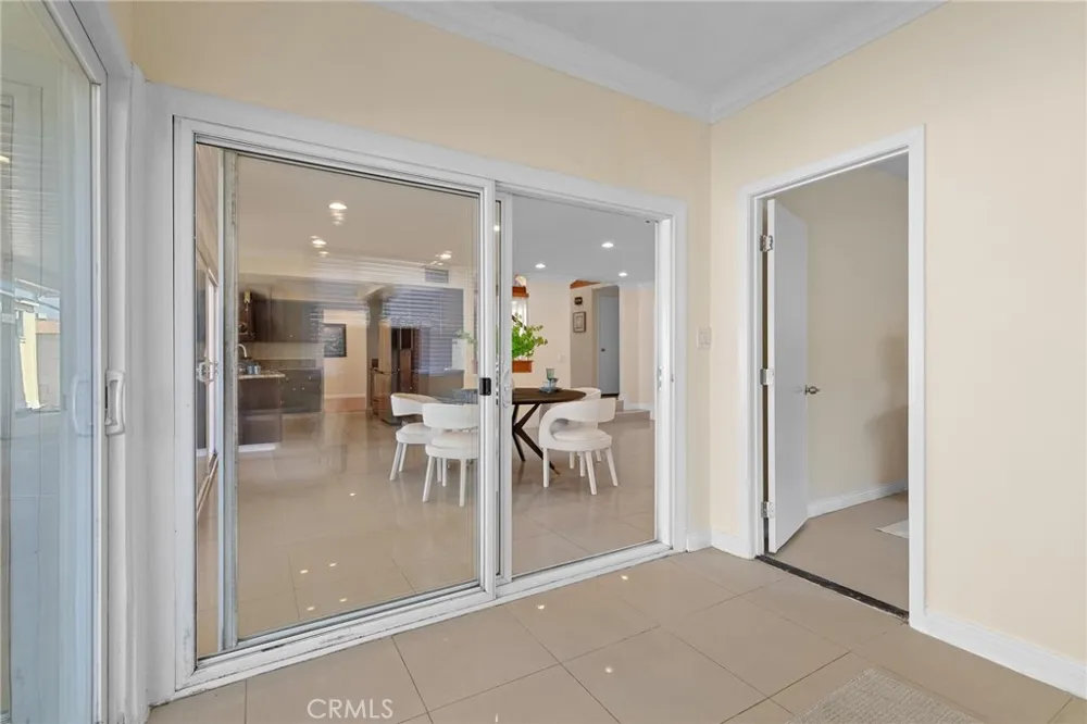 6053 Lawrence Cypress, CA 90630