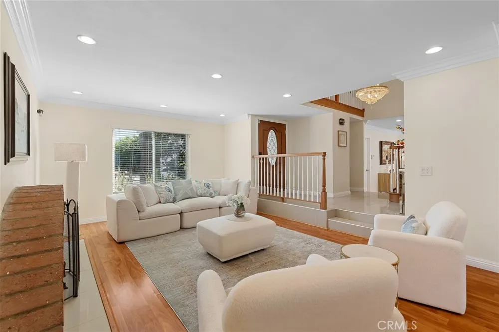 6053 Lawrence Cypress, CA 90630