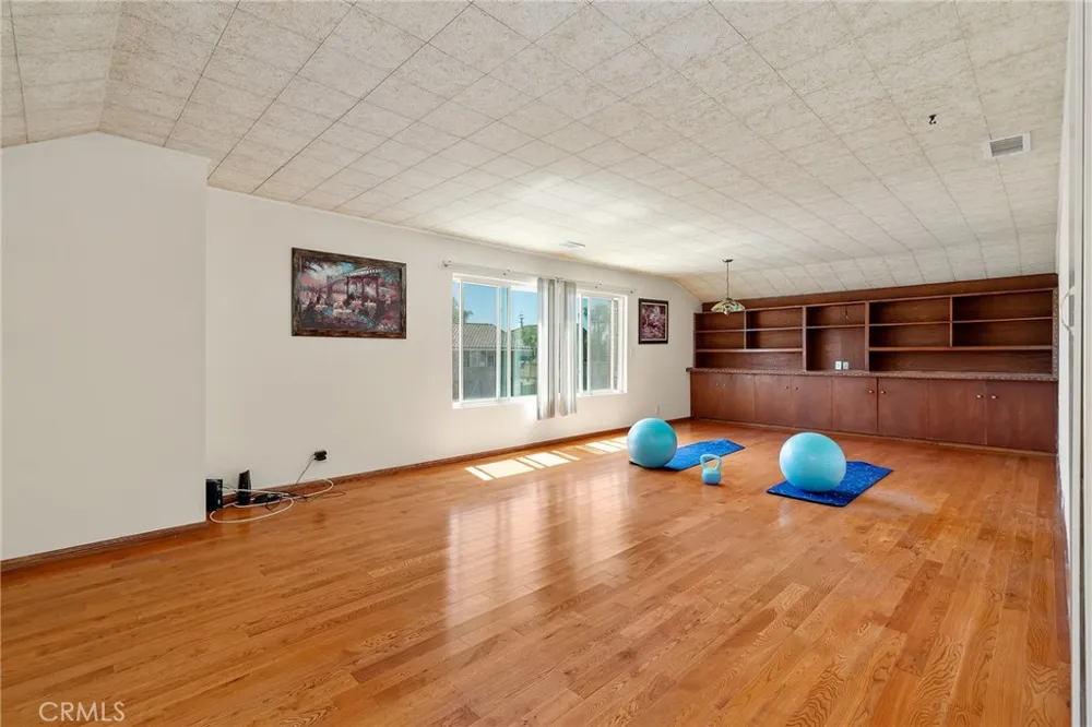 6053 Lawrence Cypress, CA 90630