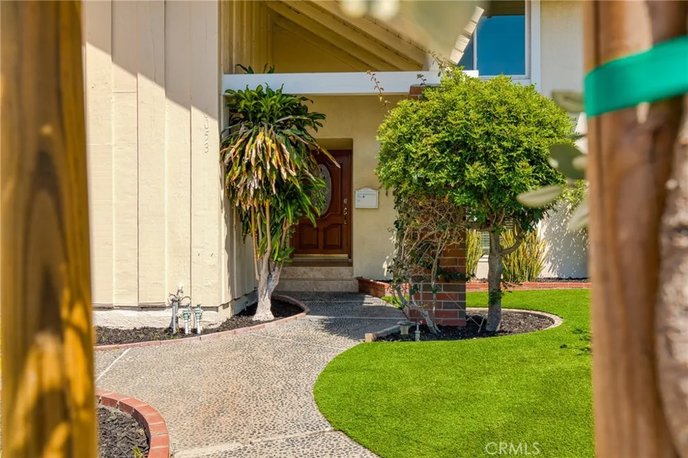 6053 Lawrence Cypress, CA 90630