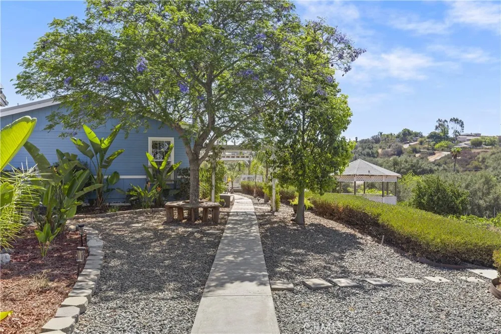 9914 W Lilac Road Escondido, CA 92026