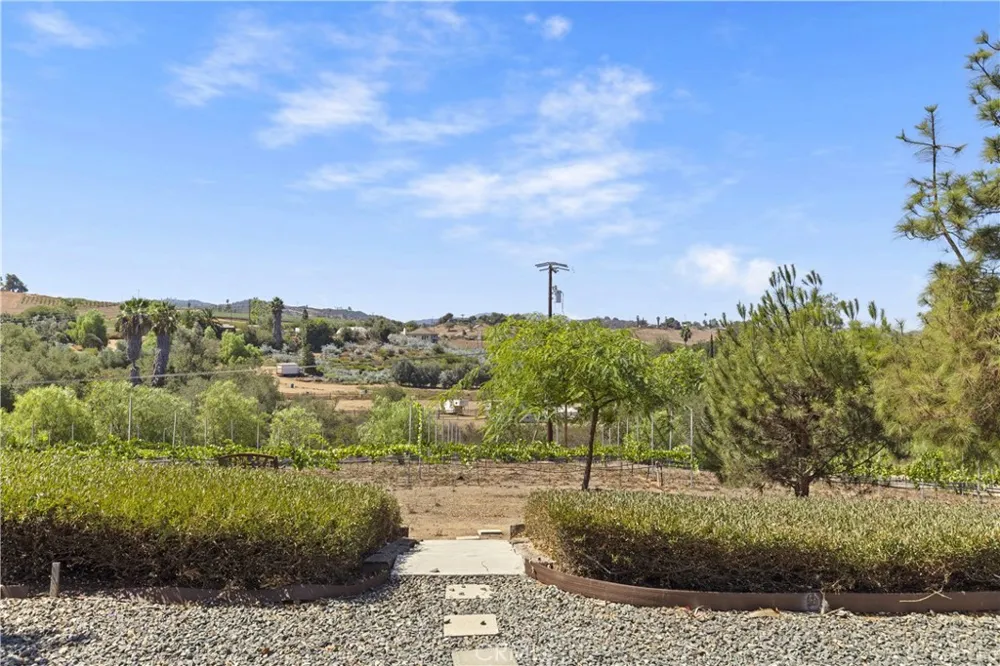 9914 W Lilac Road Escondido, CA 92026