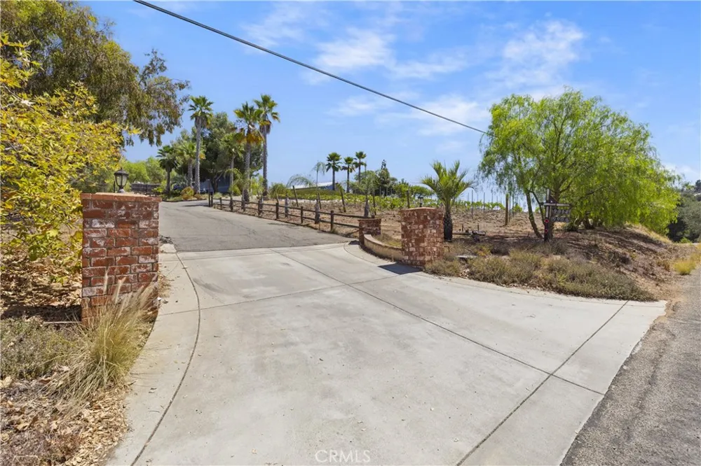 9914 W Lilac Road Escondido, CA 92026