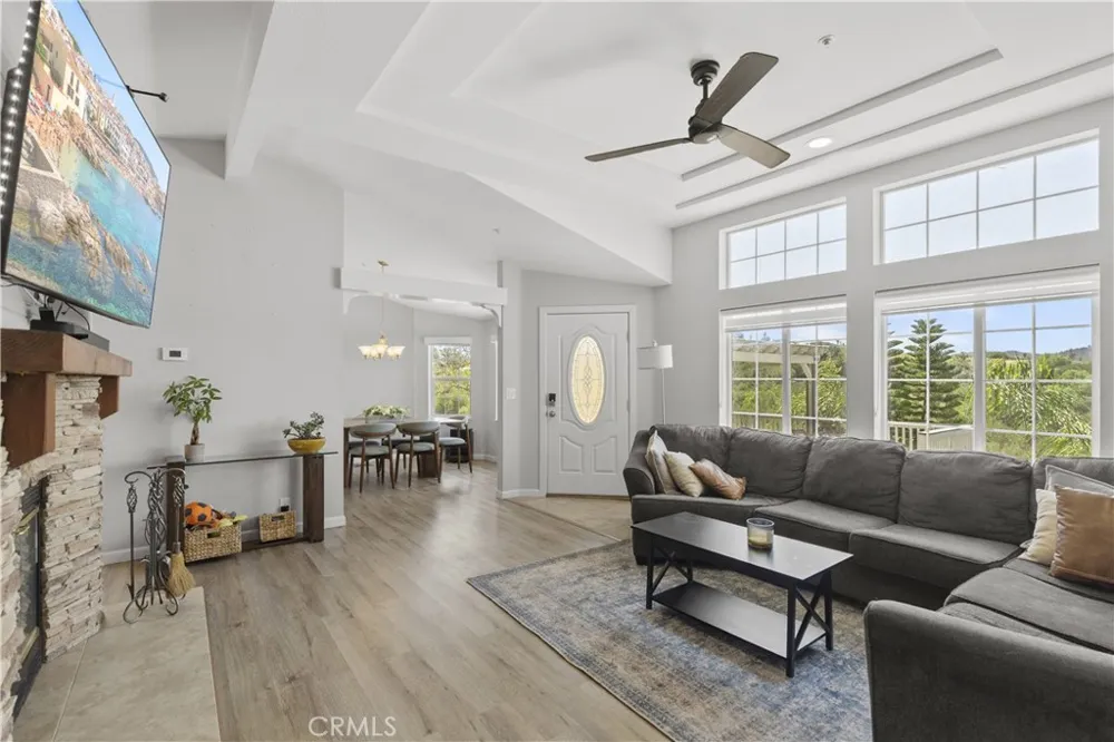9914 W Lilac Road Escondido, CA 92026