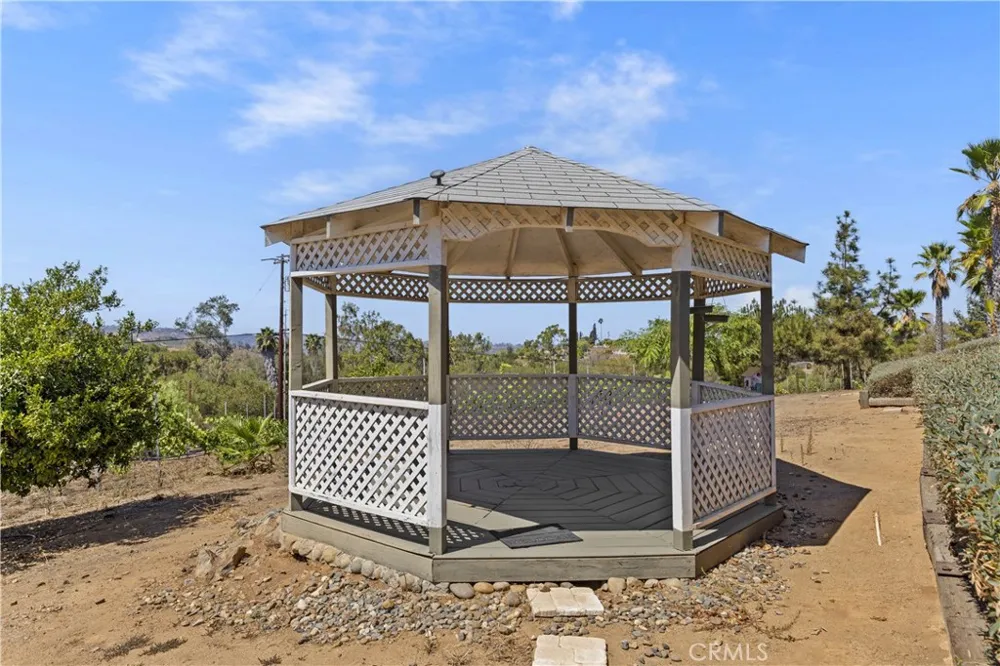 9914 W Lilac Road Escondido, CA 92026