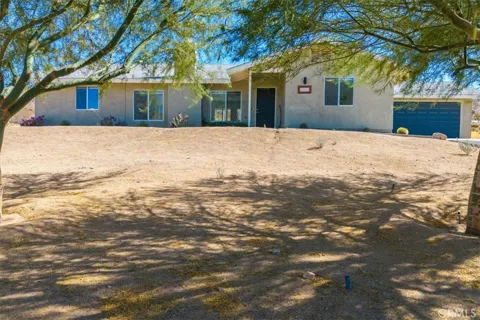 60313 Pueblo Trail