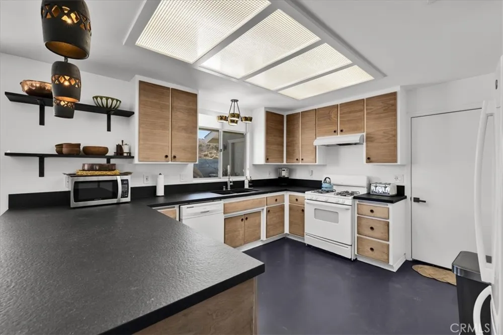 60313 Pueblo Trail Joshua Tree, CA 92252