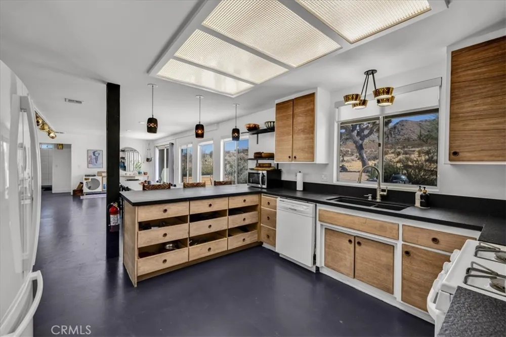 60313 Pueblo Trail Joshua Tree, CA 92252
