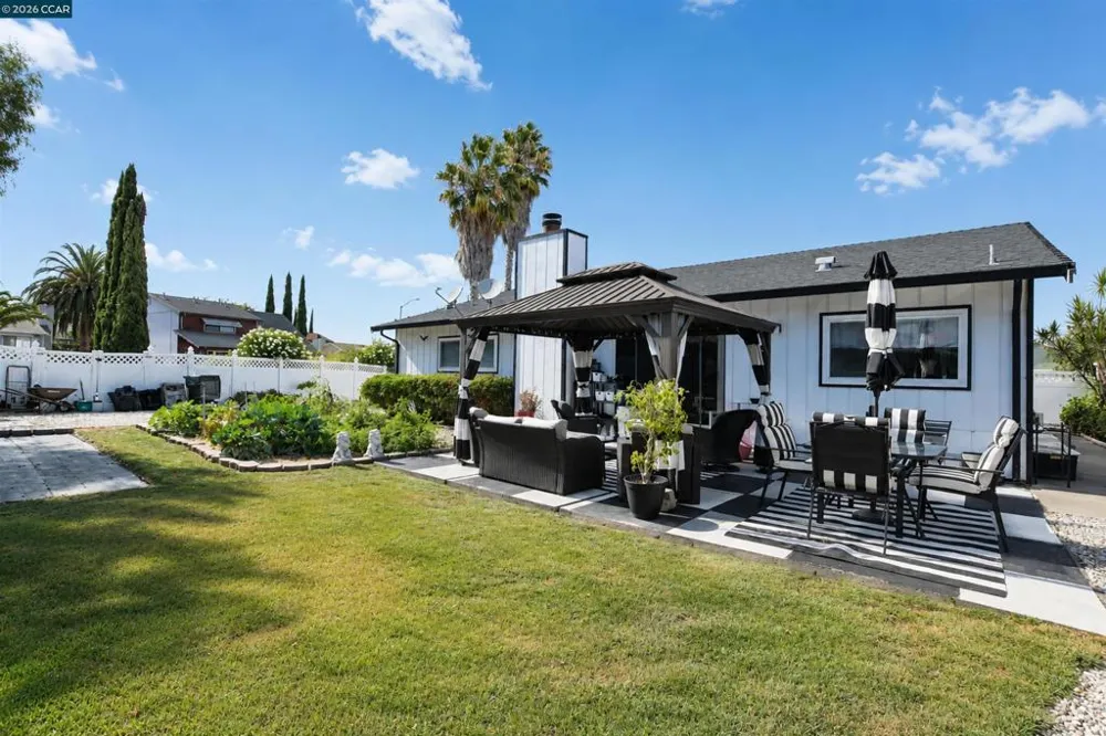 1904 Calaveras Dr Bay Point, CA 94565