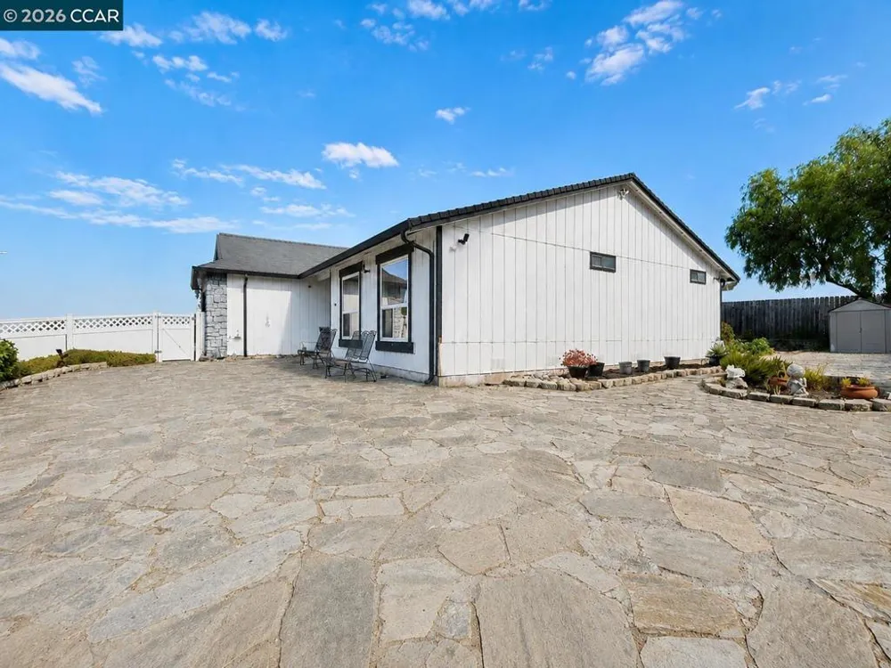 1904 Calaveras Dr Bay Point, CA 94565