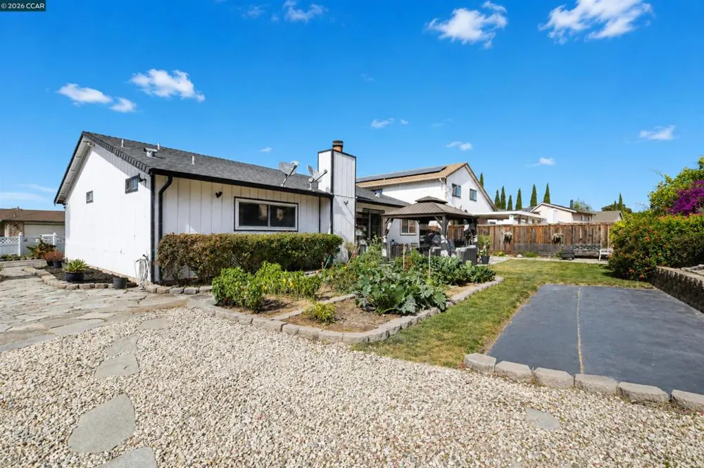 1904 Calaveras Dr Bay Point, CA 94565