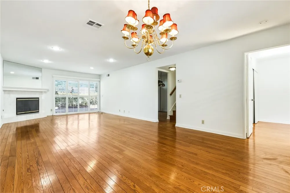 11257 Key West Avenue #3 Porter Ranch, CA 91326