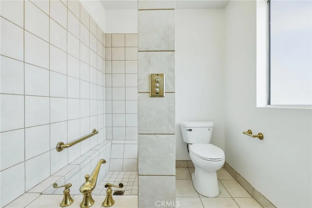 11257 Key West Avenue #3 Porter Ranch, CA 91326
