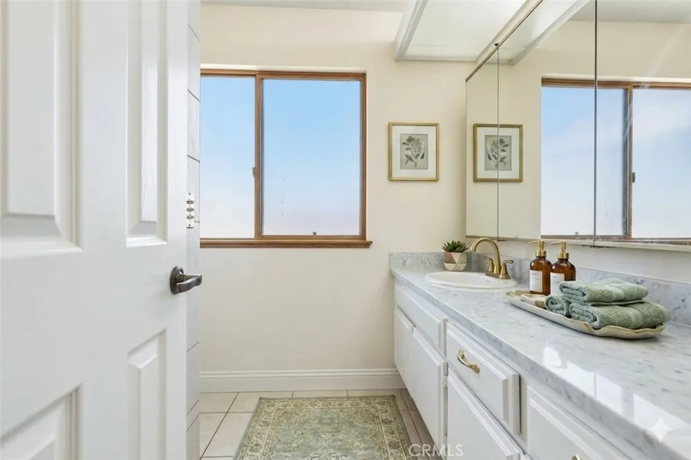 11257 Key West Avenue #3 Porter Ranch, CA 91326