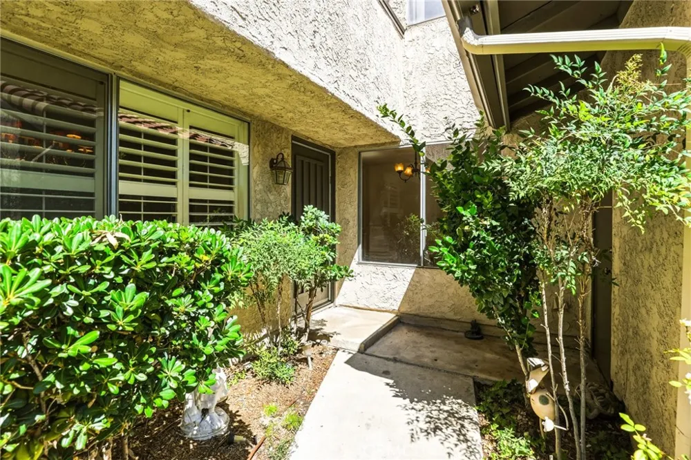 11257 Key West Avenue #3 Porter Ranch, CA 91326