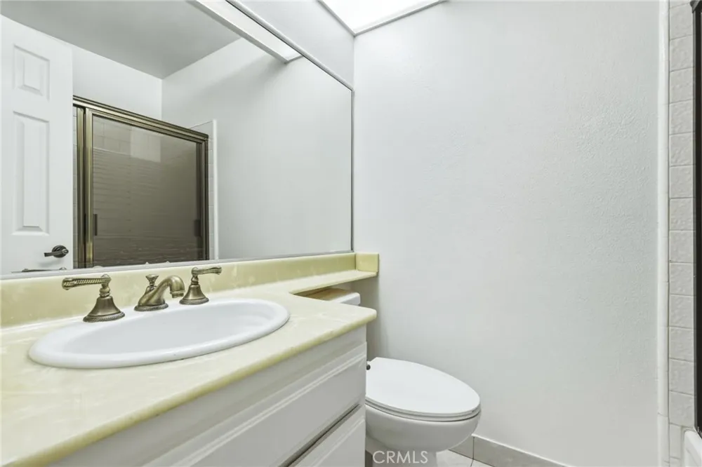11257 Key West Avenue #3 Porter Ranch, CA 91326