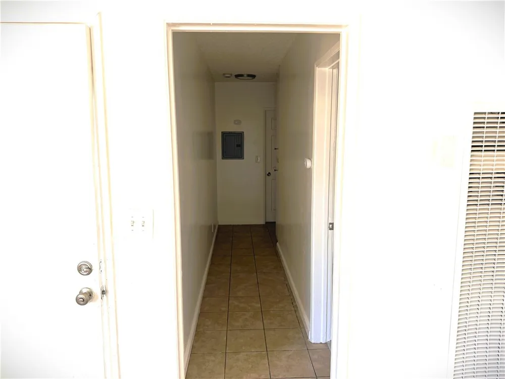 2672 S Redondo Boulevard #3 Los Angeles, CA 90016