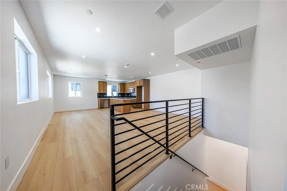 1261 Longwood Avenue #4 Los Angeles, CA 90019