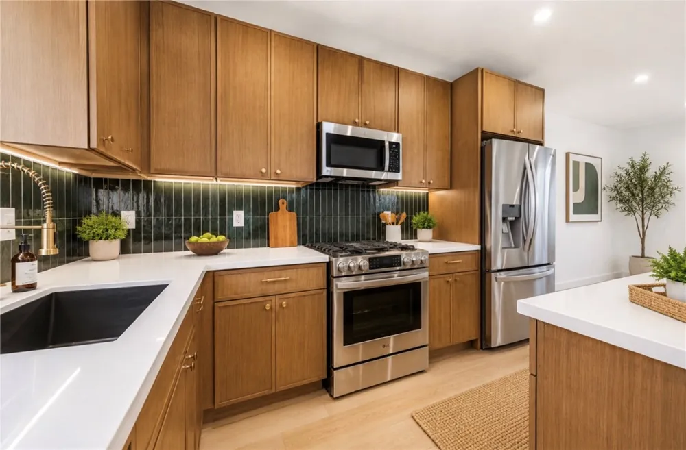 1261 Longwood Avenue #4 Los Angeles, CA 90019