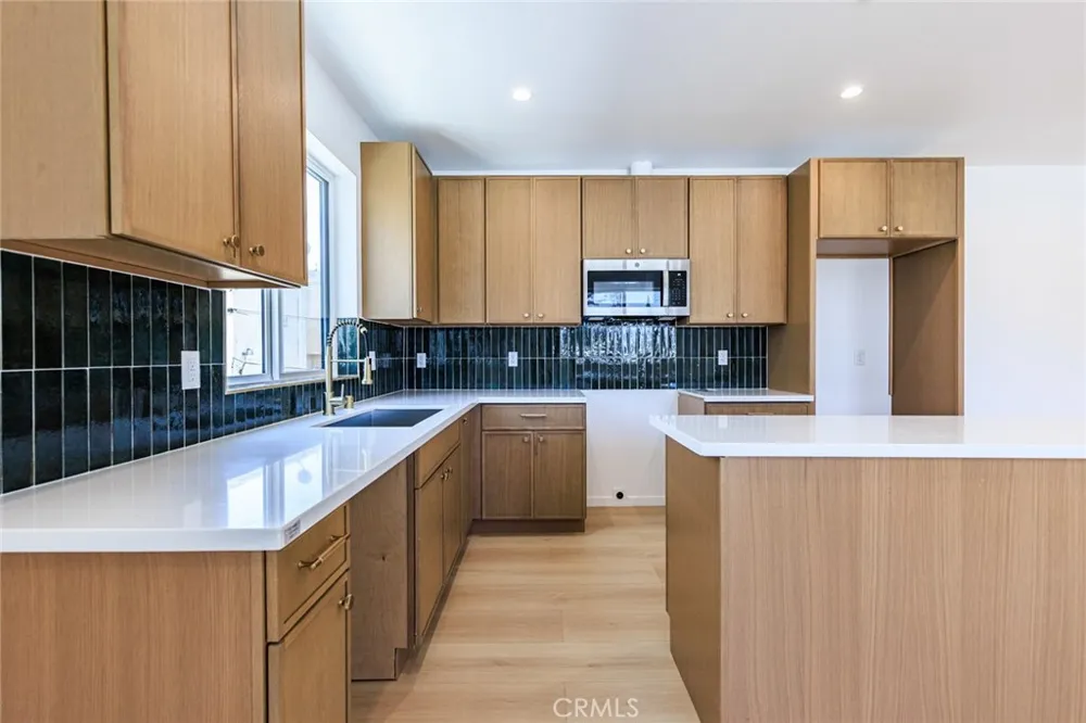 1261 Longwood Avenue #4 Los Angeles, CA 90019