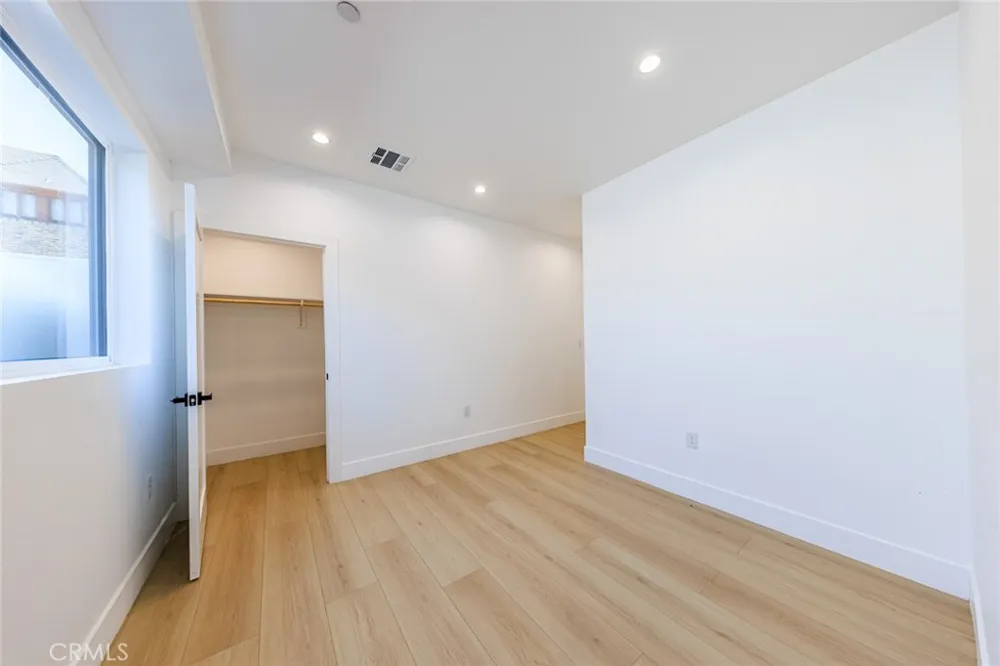 1261 Longwood Avenue #4 Los Angeles, CA 90019