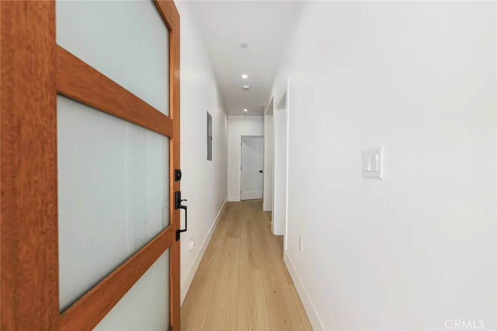 1261 Longwood Avenue #4 Los Angeles, CA 90019