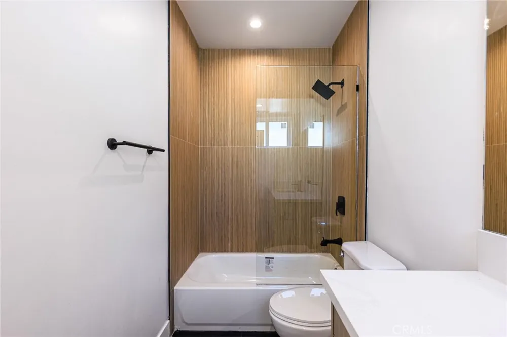 1261 Longwood Avenue #4 Los Angeles, CA 90019