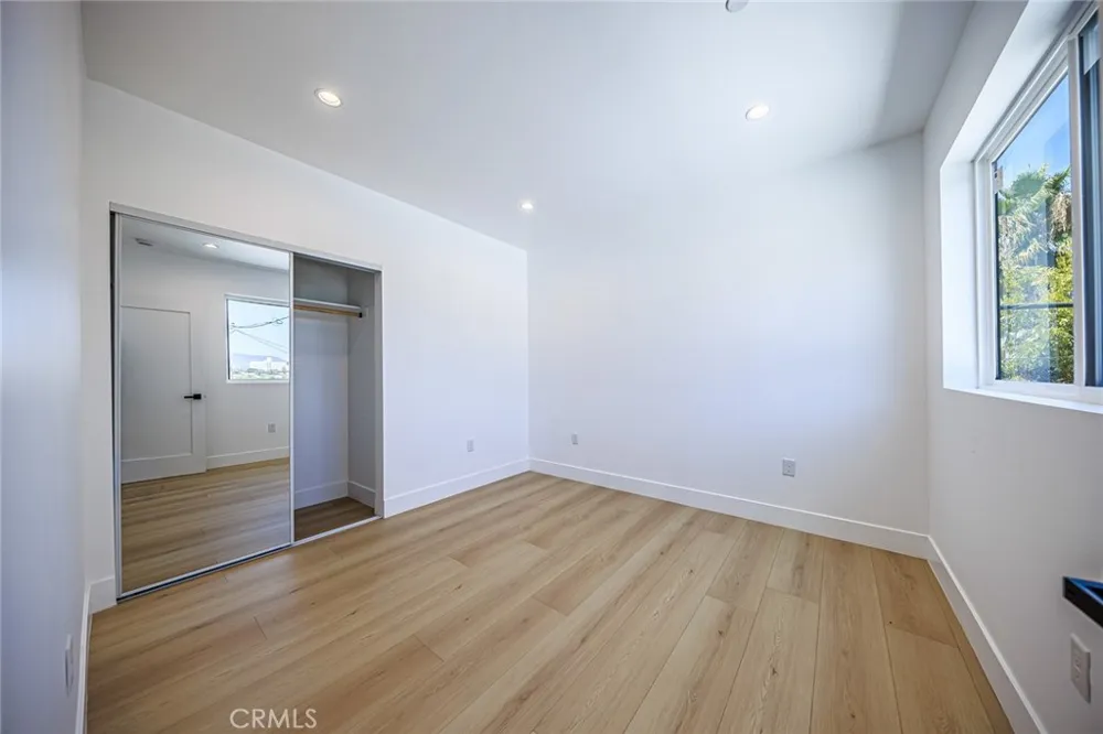 1261 Longwood Avenue #4 Los Angeles, CA 90019