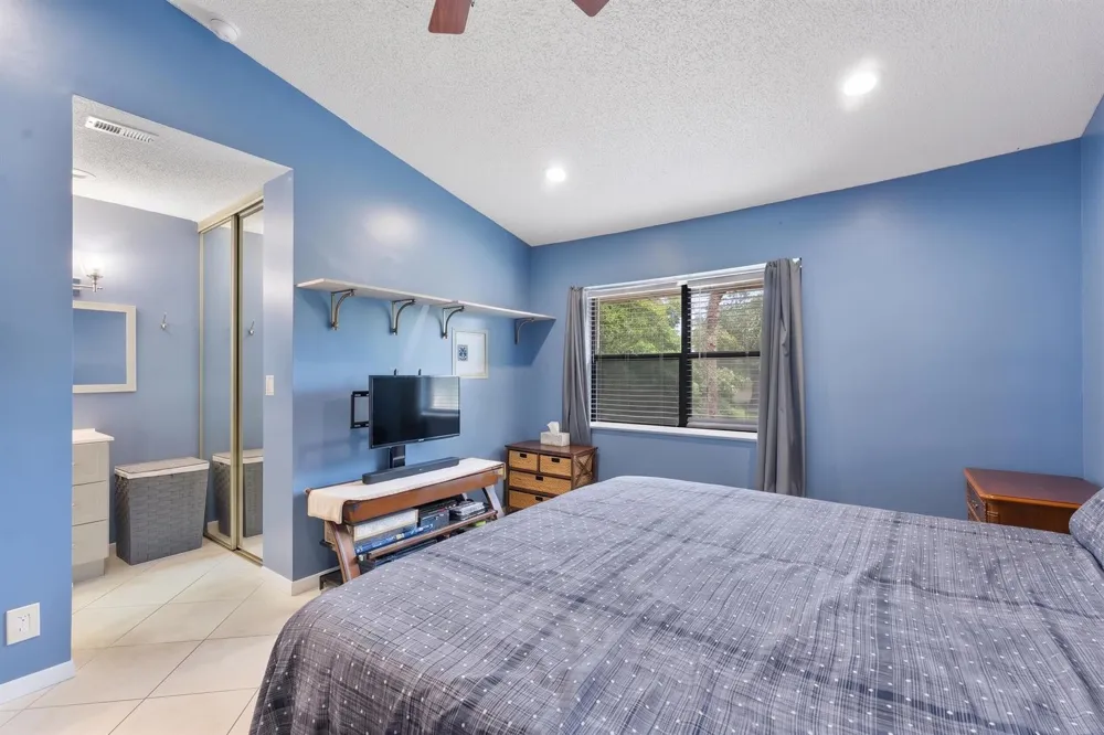 4321 CARAMBOLA CIRCLE #403-F Coconut Creek, FL 33066