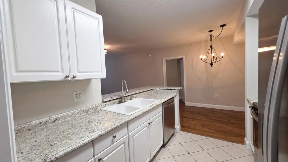 5090 FAIRWAYS CIRCLE #H105 Vero Beach, FL 32967