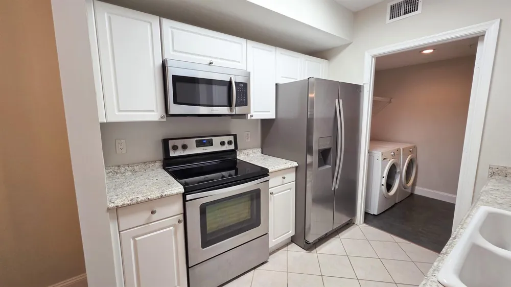 5090 FAIRWAYS CIRCLE #H105 Vero Beach, FL 32967