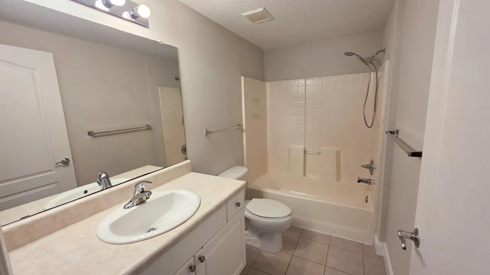5090 FAIRWAYS CIRCLE #H105 Vero Beach, FL 32967
