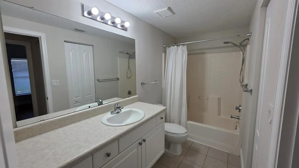 5090 FAIRWAYS CIRCLE #H105 Vero Beach, FL 32967